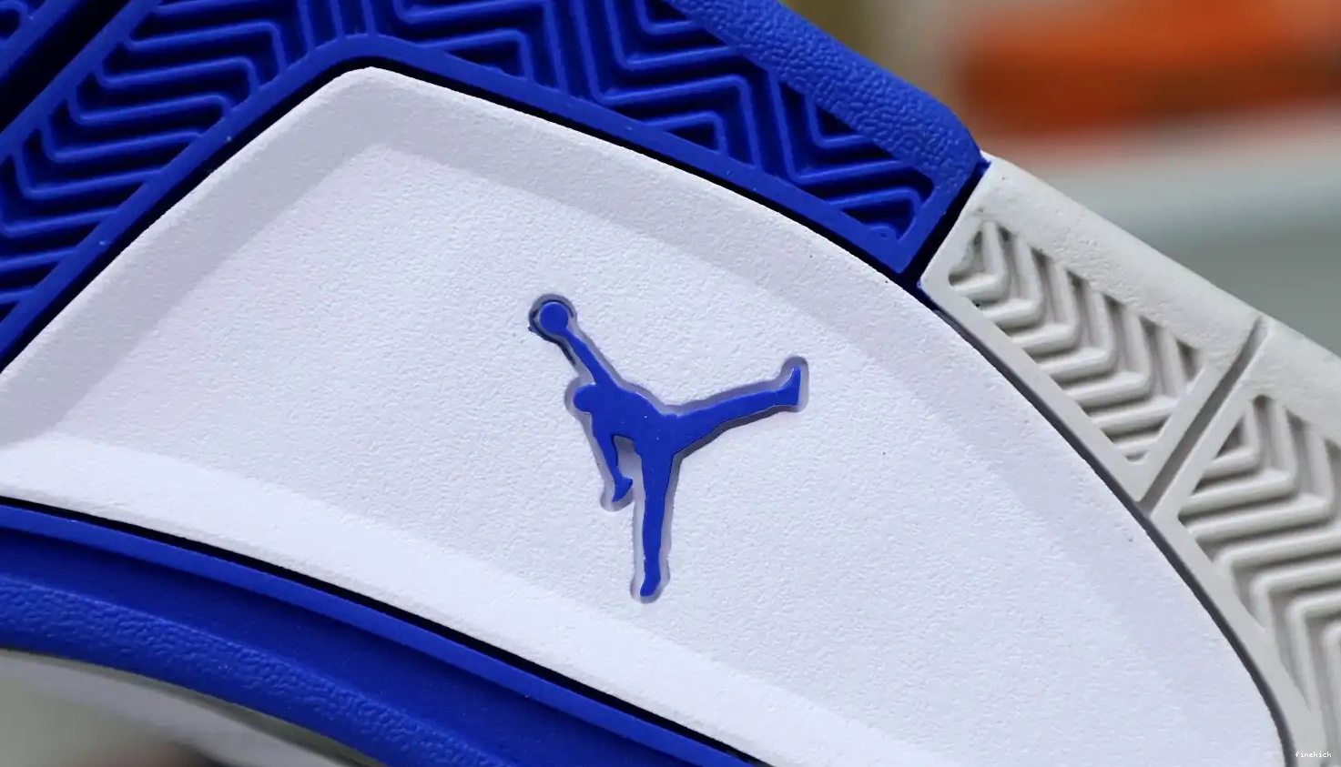 4 RETRO AIR JORDAN MOTORSPORTS 0510